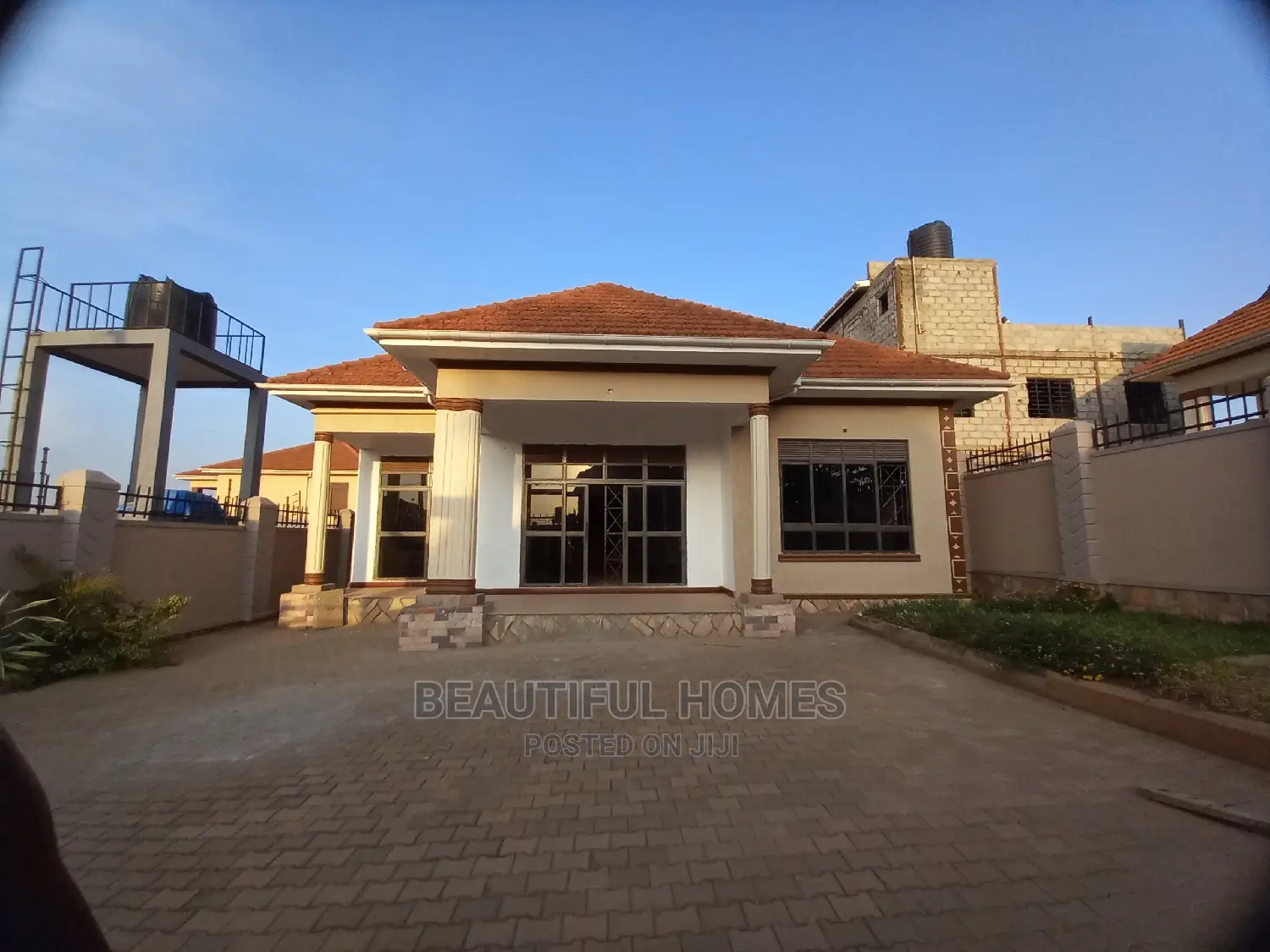 Furnished 4bdrm House in Kira for Sale