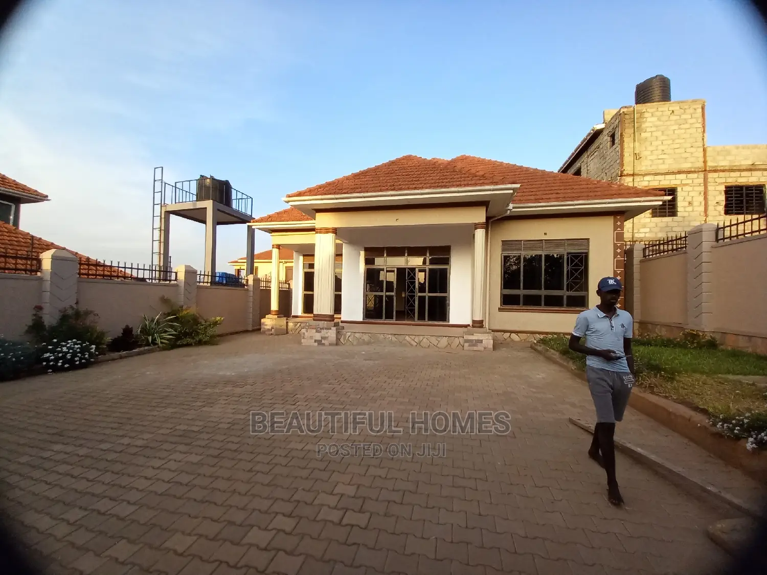 Furnished 4bdrm Maisonette in Kira for Sale