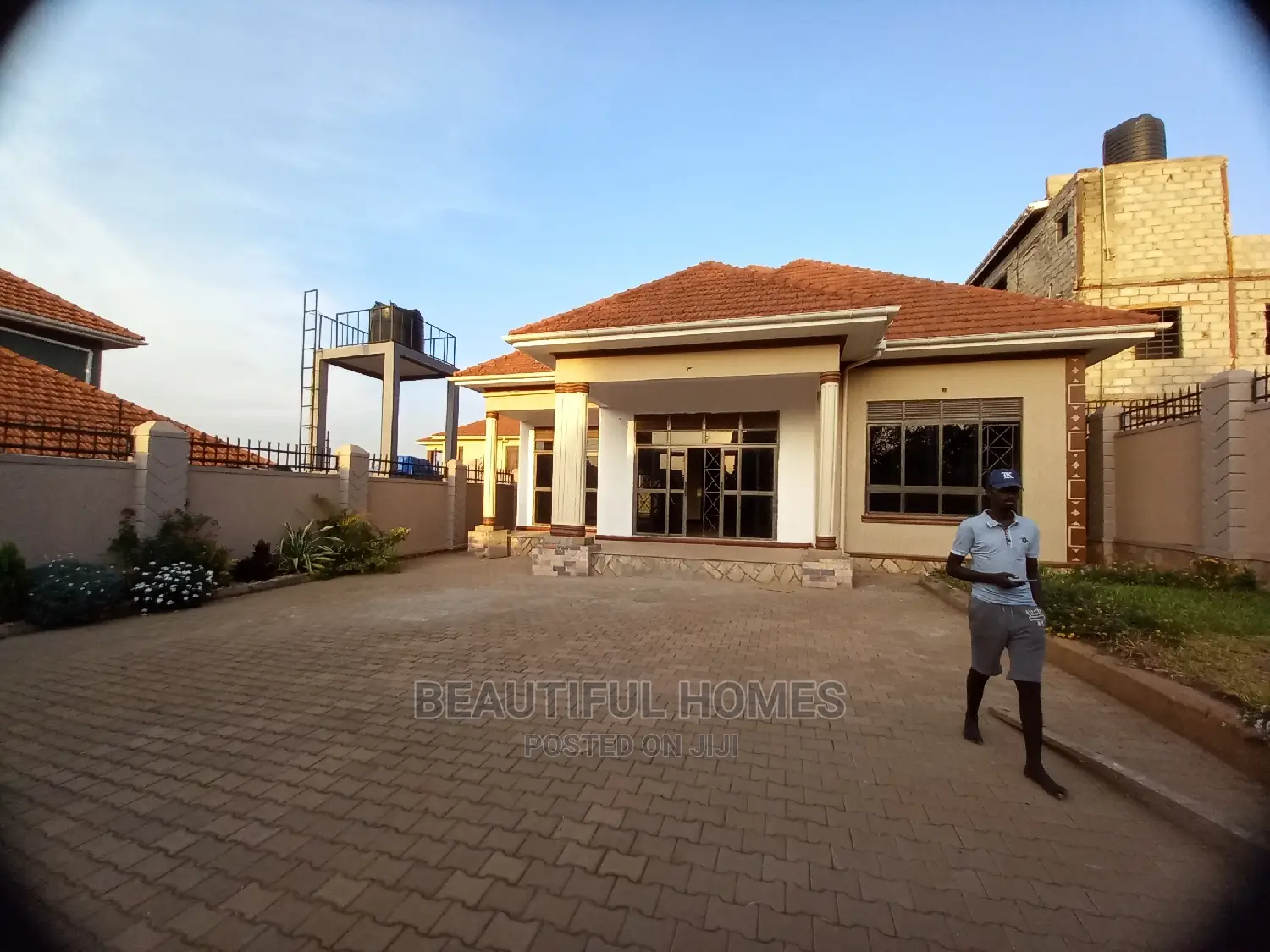 Furnished 4bdrm Maisonette in Kira for Sale