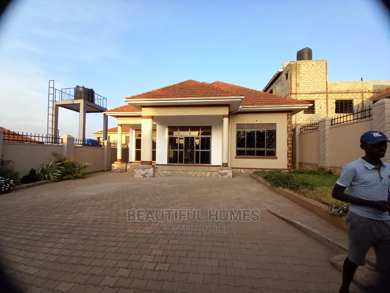 Furnished 4bdrm Maisonette in Kira for Sale