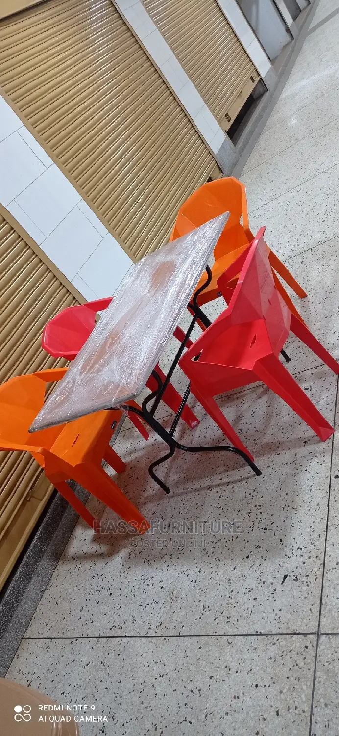 4seaters Simple Restaurant Set