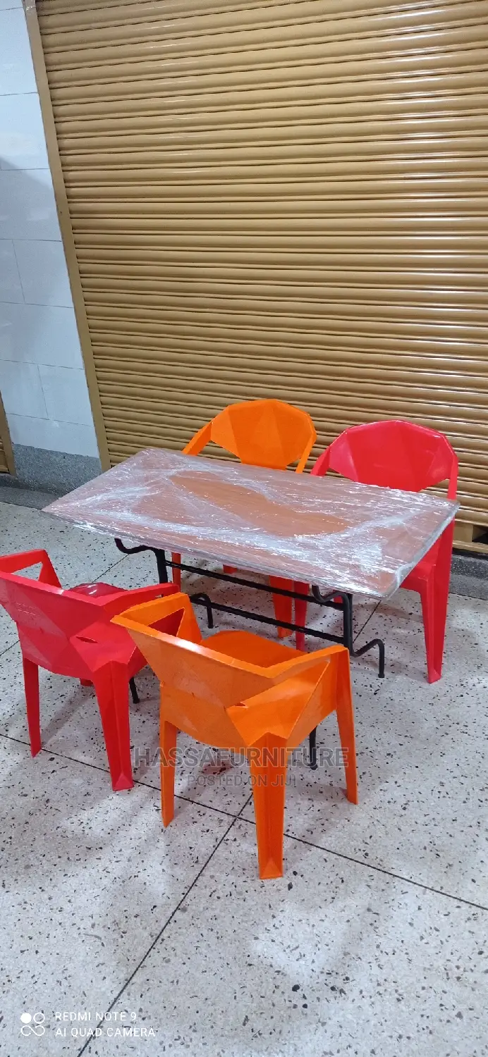 4seaters Simple Restaurant Set