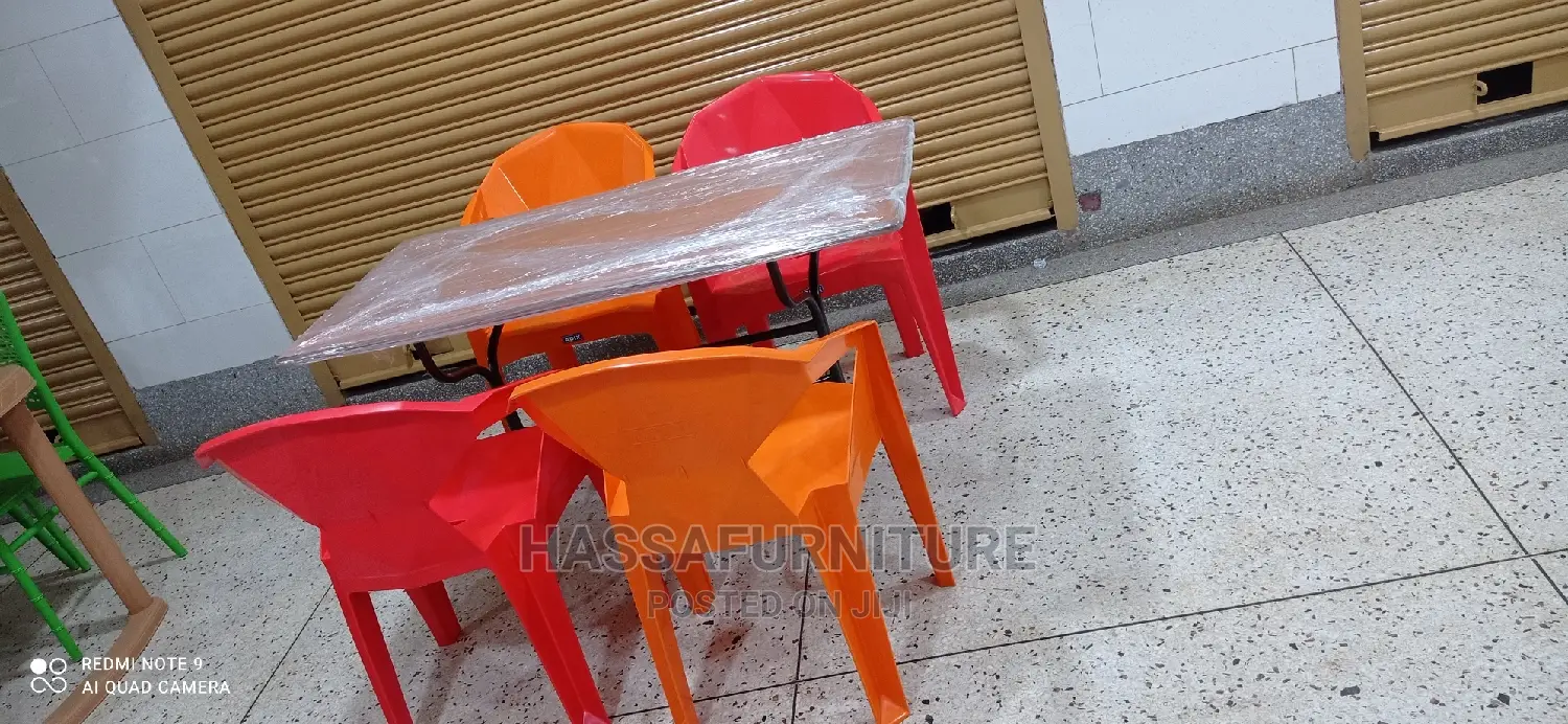 4seaters Simple Restaurant Set