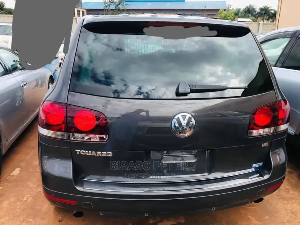 Volkswagen Touareg 2008 Gray