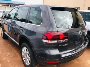 Volkswagen Touareg 2008 Gray