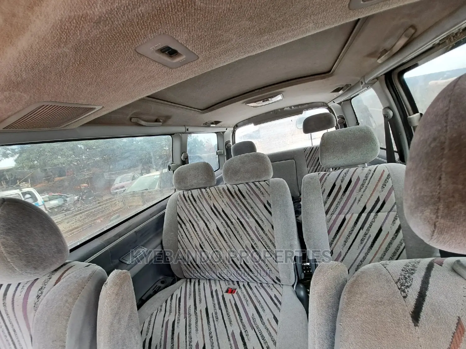 Toyota HiAce 1999 Silver