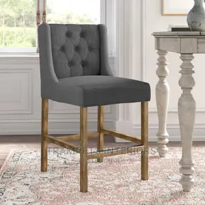 Island Chairs a Set From 200,000 to 