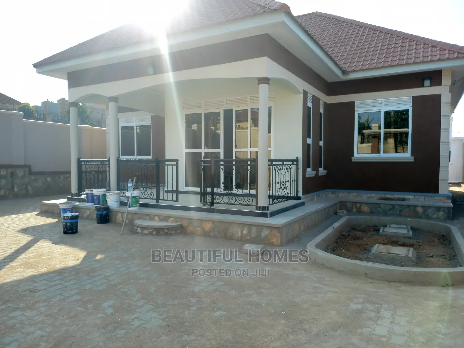 Furnished 4bdrm Bungalow in Kira for Sale