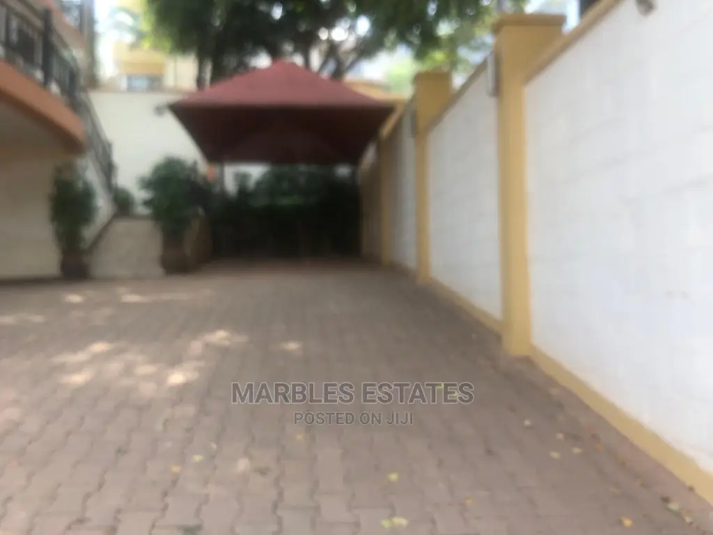5bdrm Bungalow in Kololo, Central Division for Rent