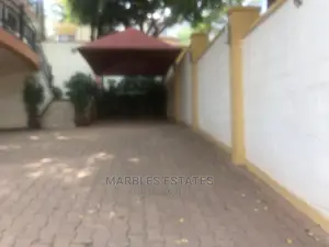 5bdrm Bungalow in Kololo, Central Division for Rent