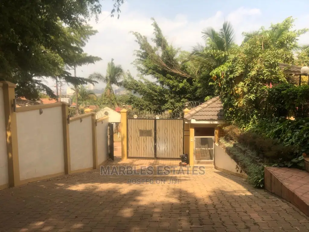 5bdrm Bungalow in Kololo, Central Division for Rent