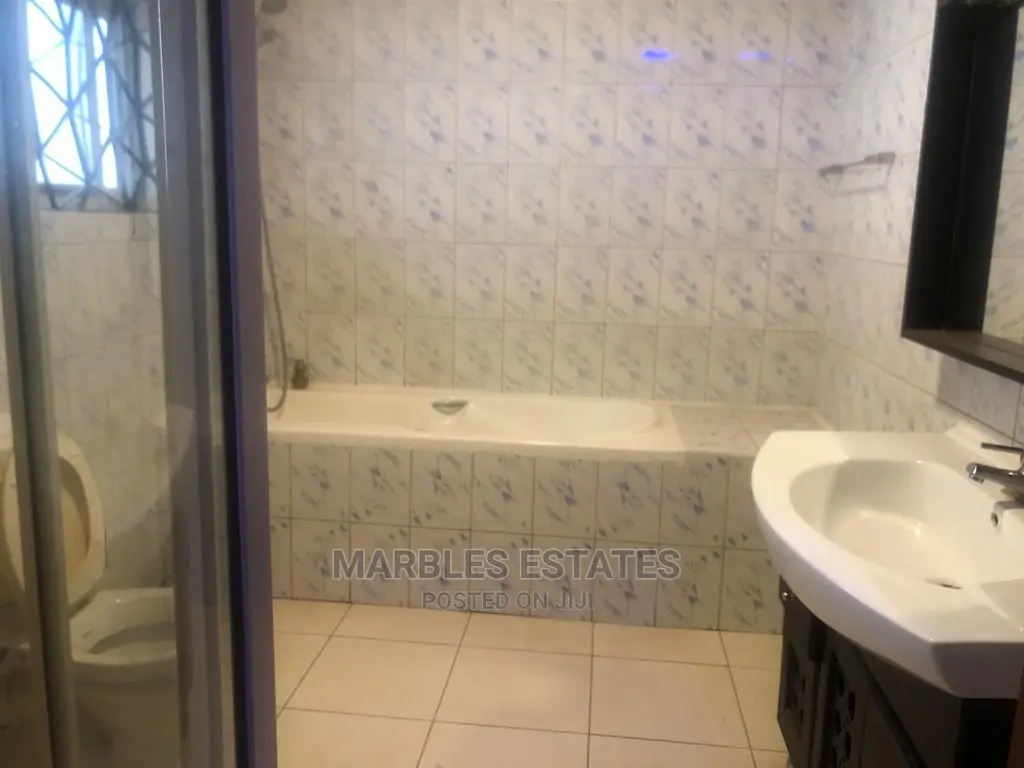5bdrm Bungalow in Kololo, Central Division for Rent
