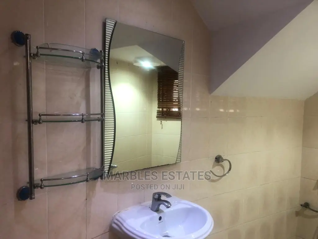 5bdrm Bungalow in Kololo, Central Division for Rent