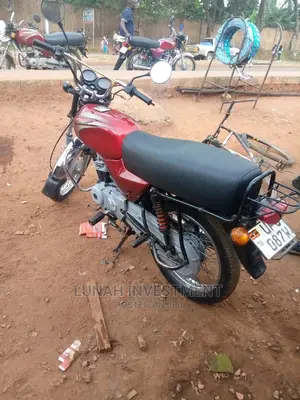 Bajaj Boxer BM100KS 2021 Purple