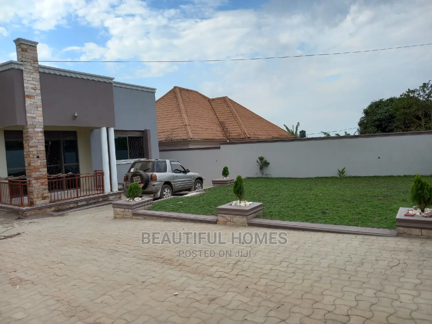 Furnished 4bdrm Bungalow in Kira for Sale