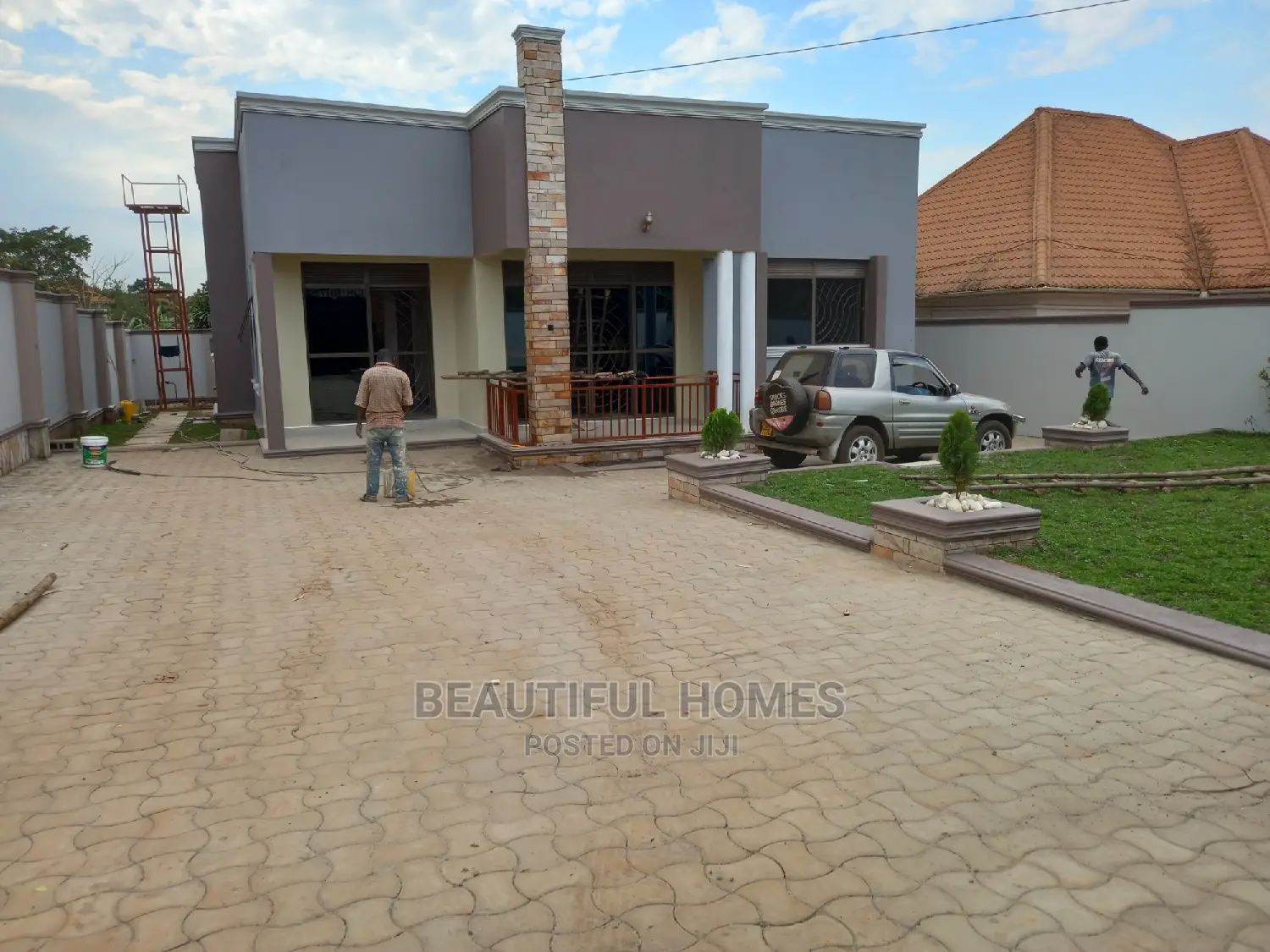 Furnished 4bdrm Bungalow in Kira for Sale
