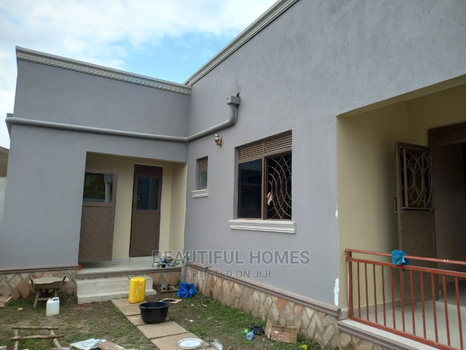 Furnished 4bdrm House in Kira for Sale
