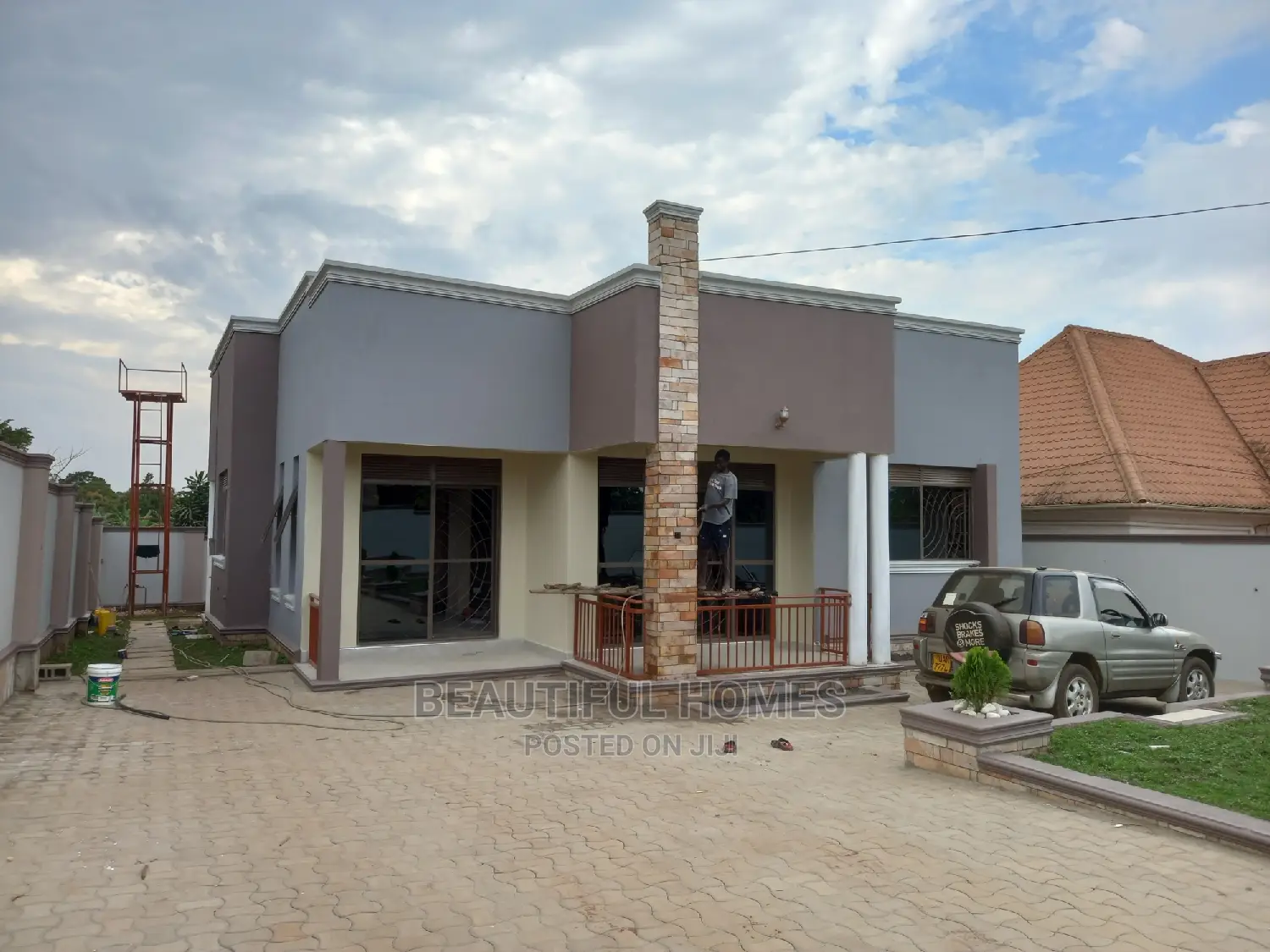 Furnished 4bdrm House in Kira for Sale