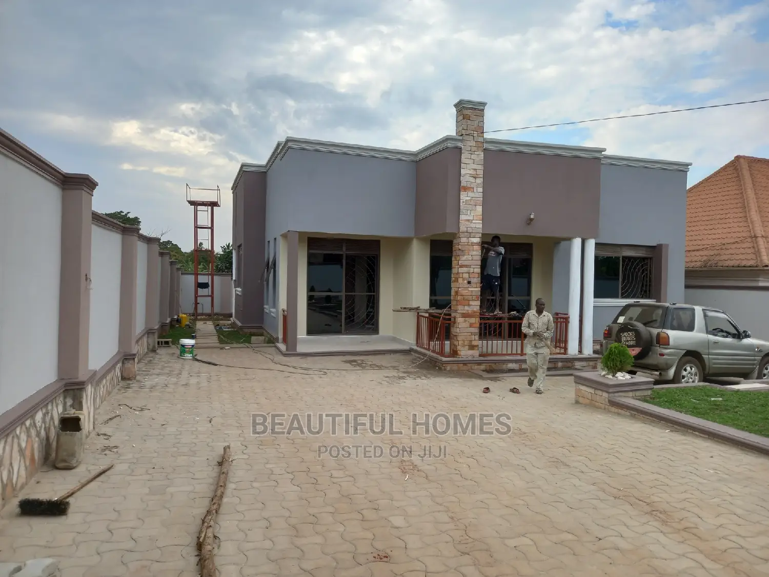 Furnished 4bdrm House in Kira for Sale