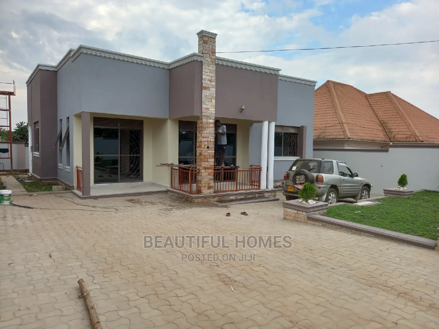 Furnished 4bdrm House in Kira for Sale