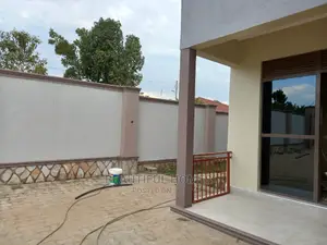Furnished 4bdrm House in Kira for Sale