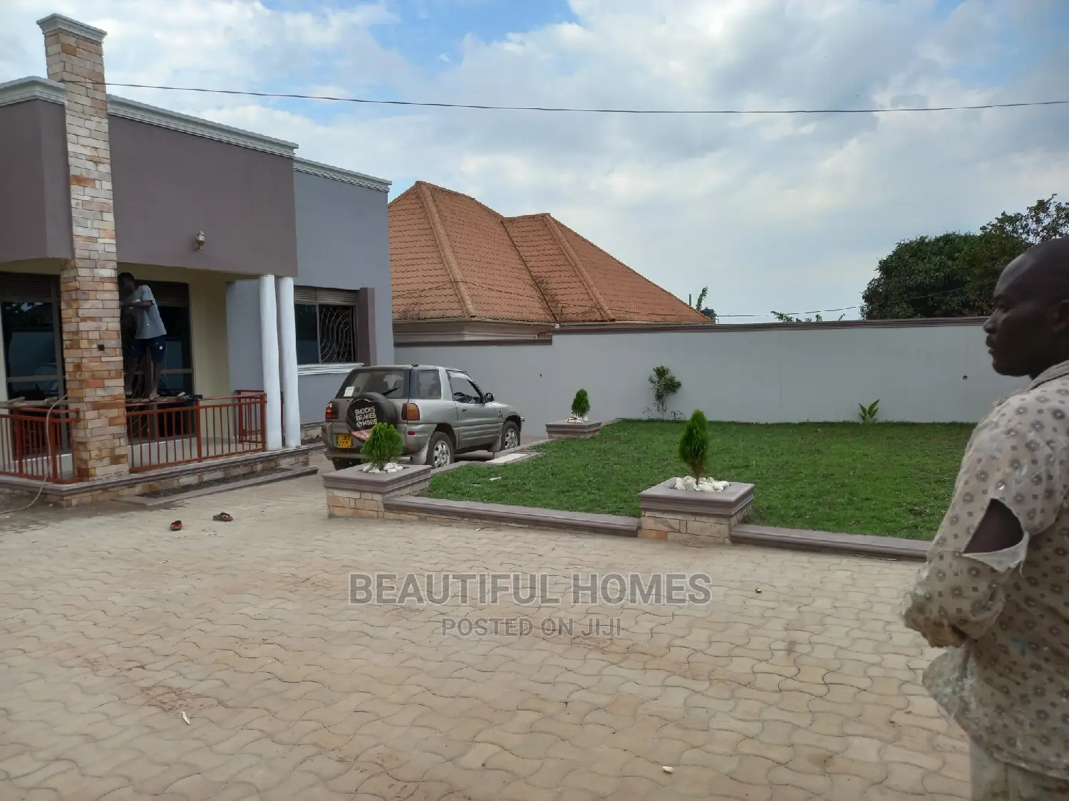 Furnished 4bdrm House in Kira for Sale