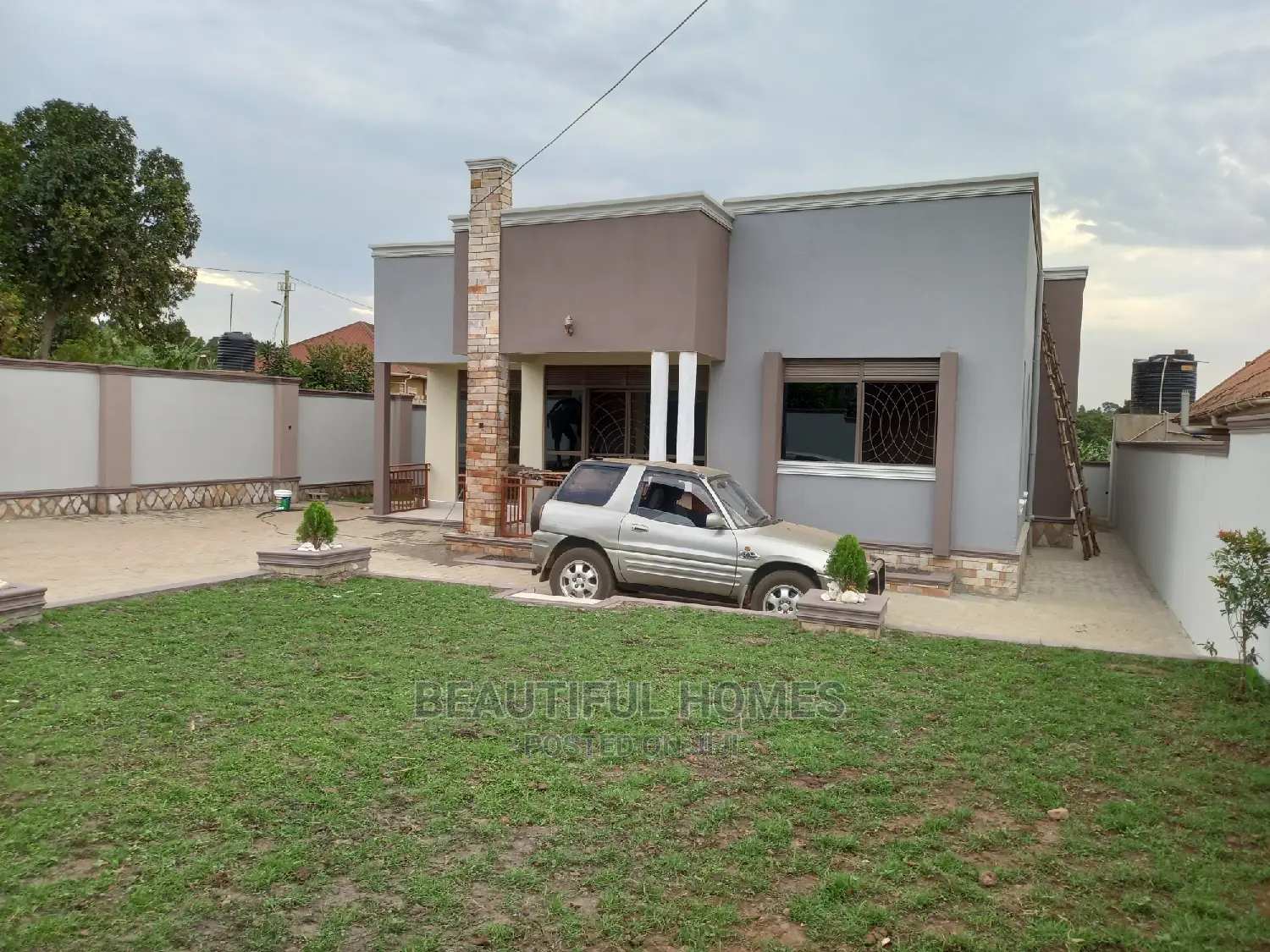 Furnished 4bdrm House in Kira for Sale