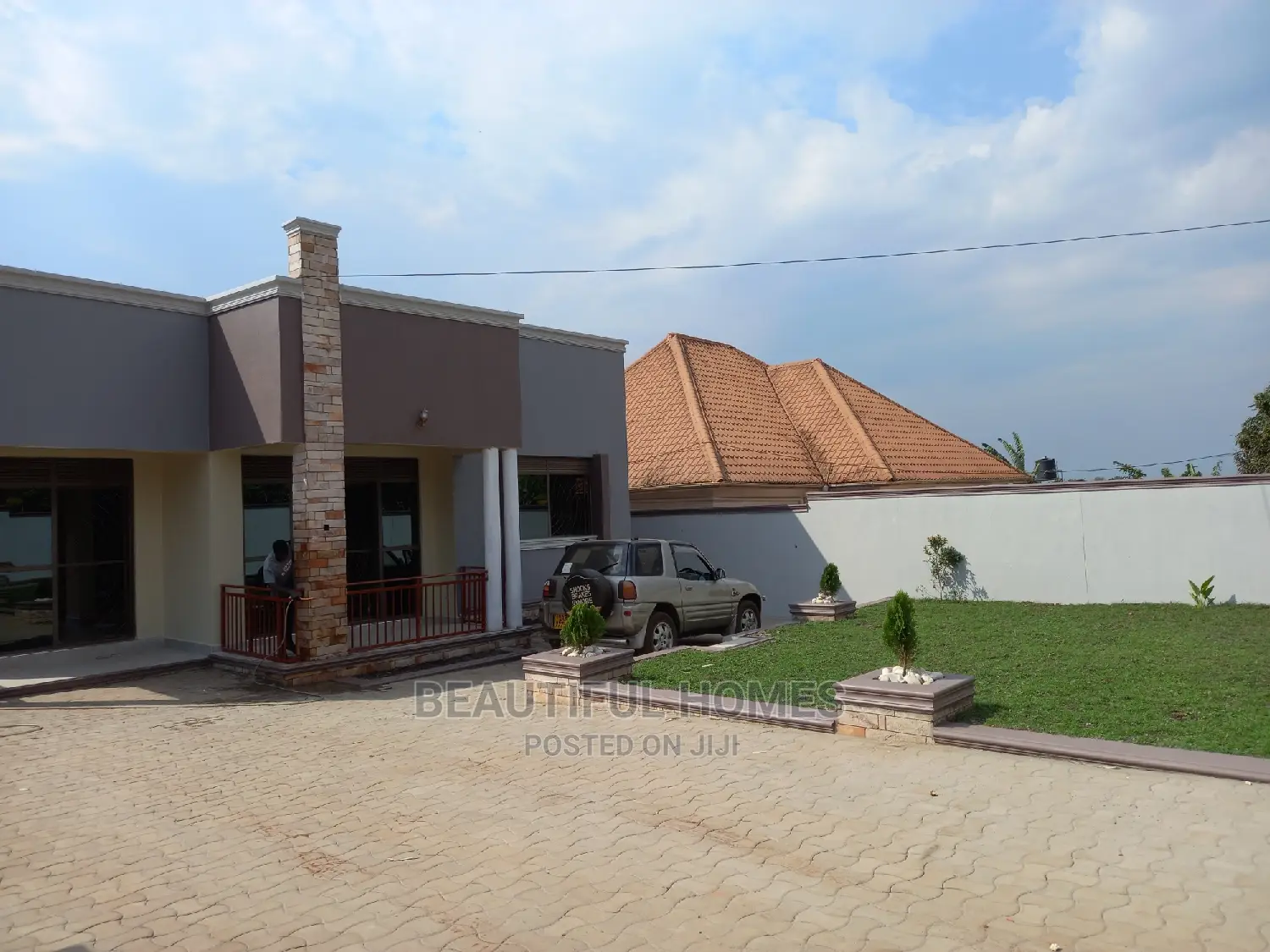 Furnished 4bdrm House in Kira for Sale