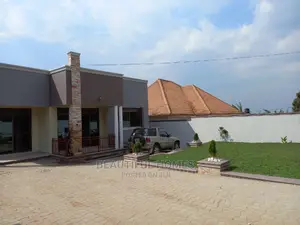 Furnished 4bdrm House in Kira for Sale