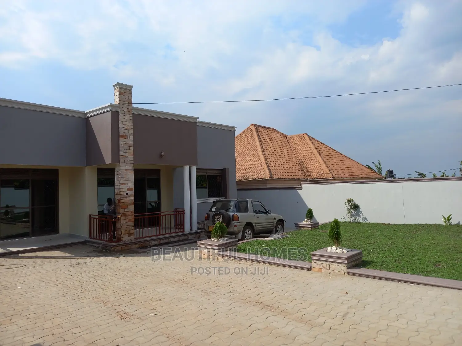 Furnished 4bdrm House in Kira for Sale