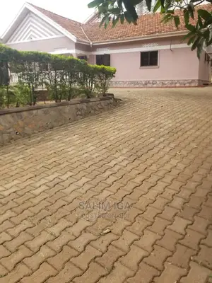 4bdrm Bungalow in Kololo Property, Central Division for Rent