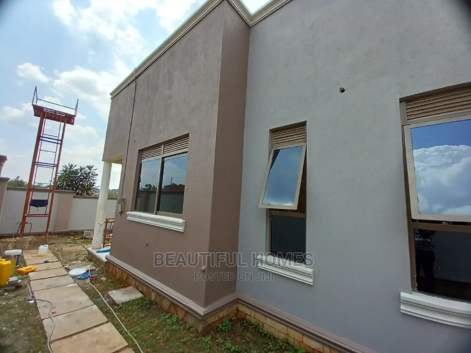 Furnished 4bdrm House in Kira for Sale