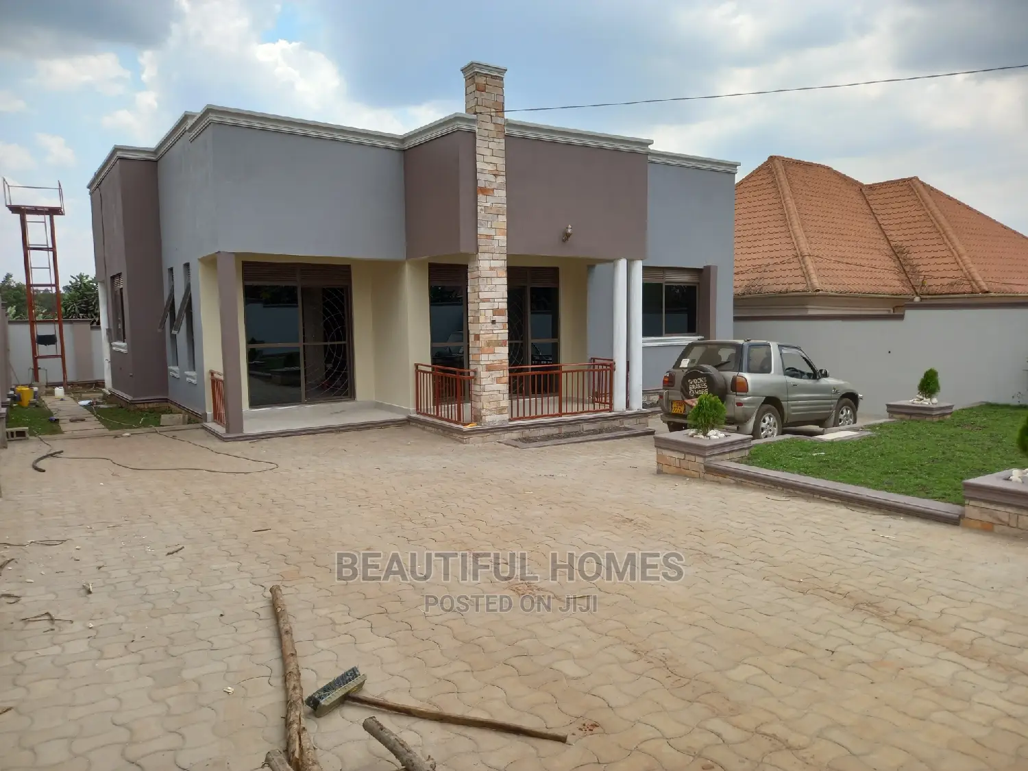 Furnished 4bdrm Bungalow in Kira for Sale