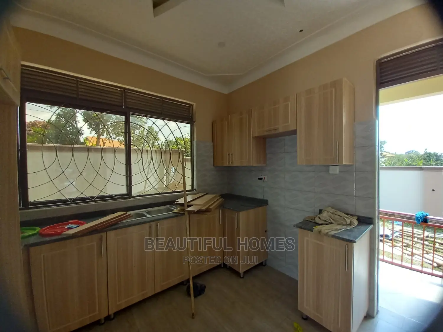 Furnished 4bdrm Bungalow in Kira for Sale