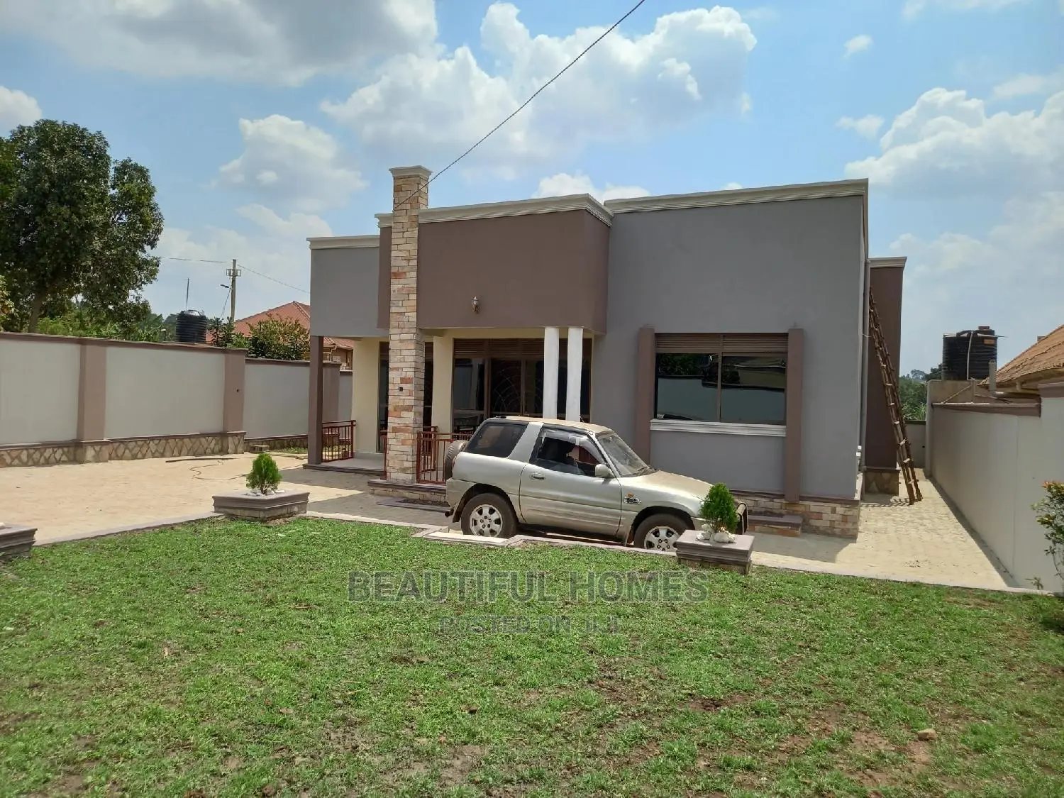 Furnished 4bdrm Bungalow in Kira for Sale