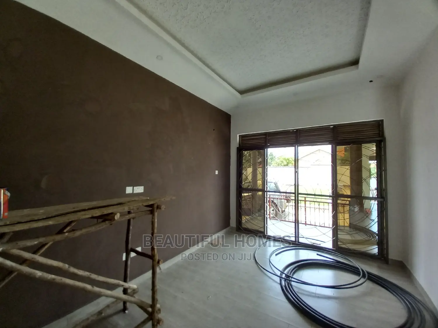 Furnished 4bdrm House in Kira for Sale