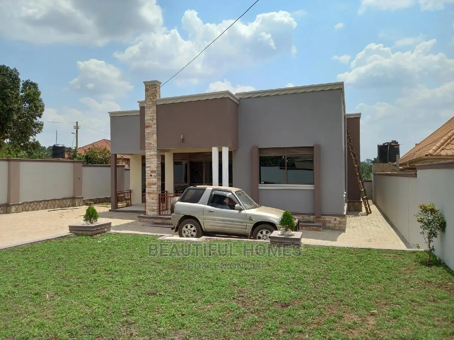 Furnished 4bdrm Bungalow in Kira for Sale