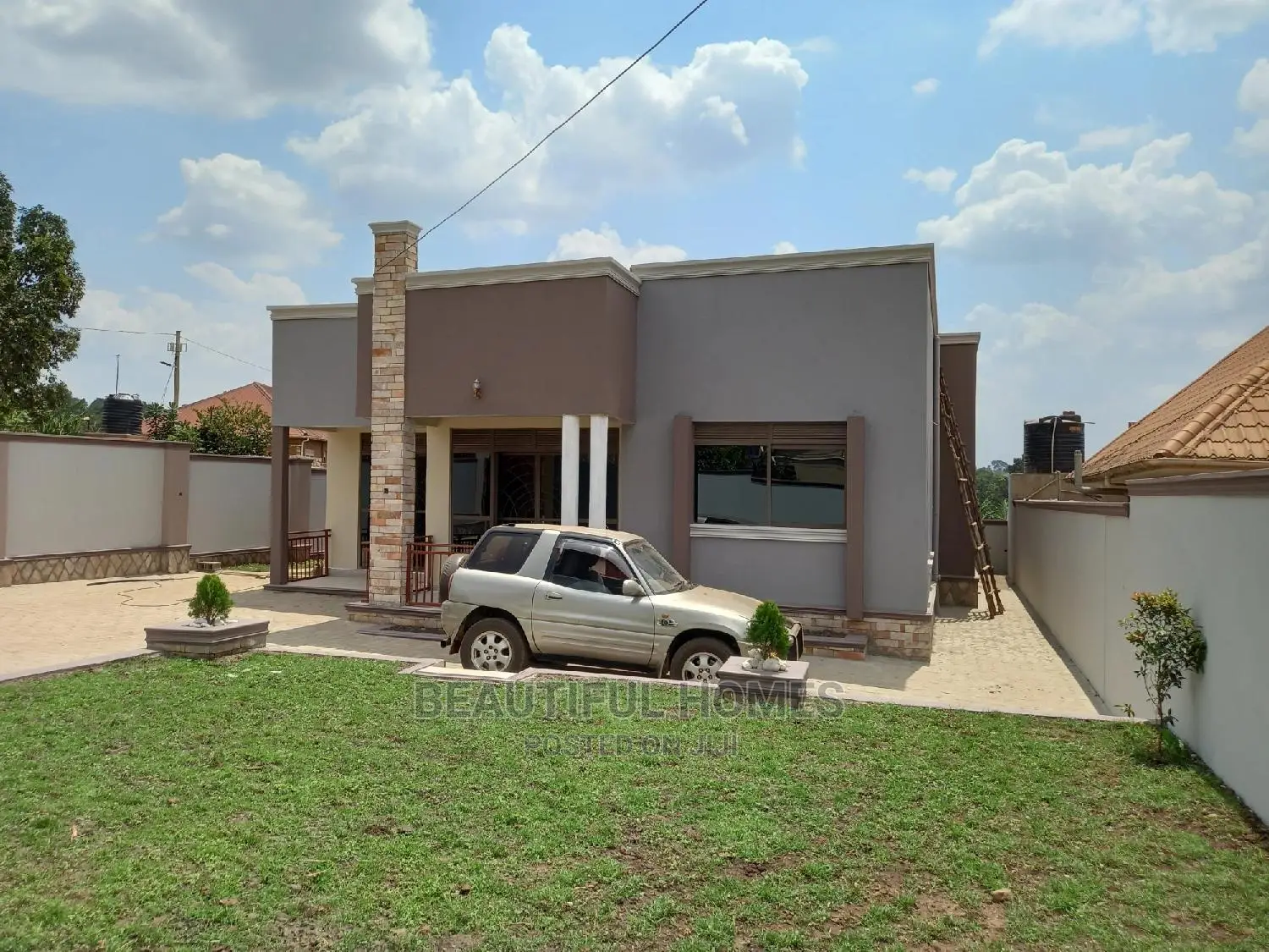 Furnished 4bdrm Bungalow in Kira for Sale
