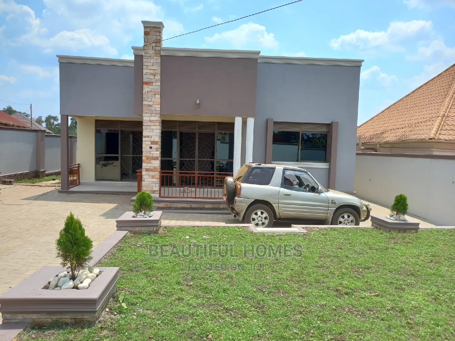 Furnished 4bdrm Maisonette in Kira for Sale