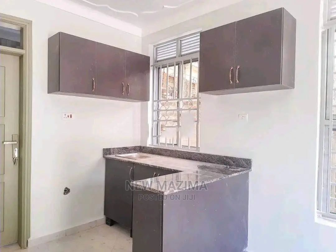 6bdrm Apartment in Munyonyo Buziga, Central Division for Sale