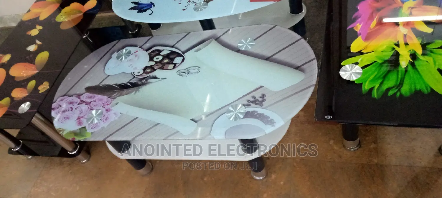Glass Table Ovel