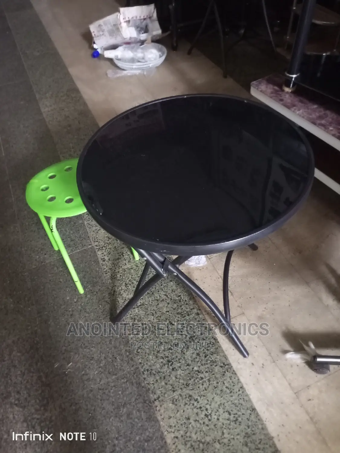 Round Glass Table's