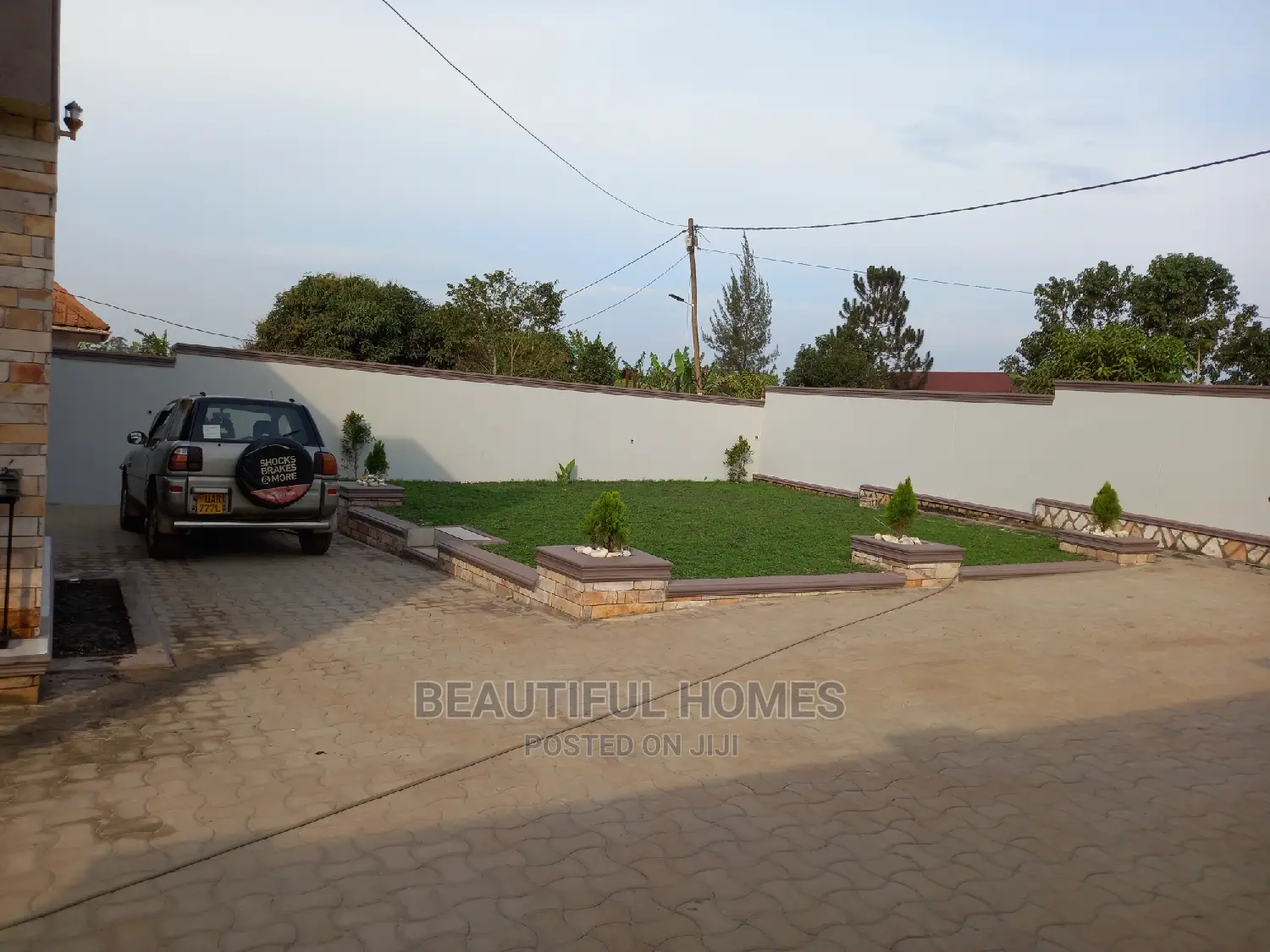 Furnished 4bdrm House in Kira for Sale