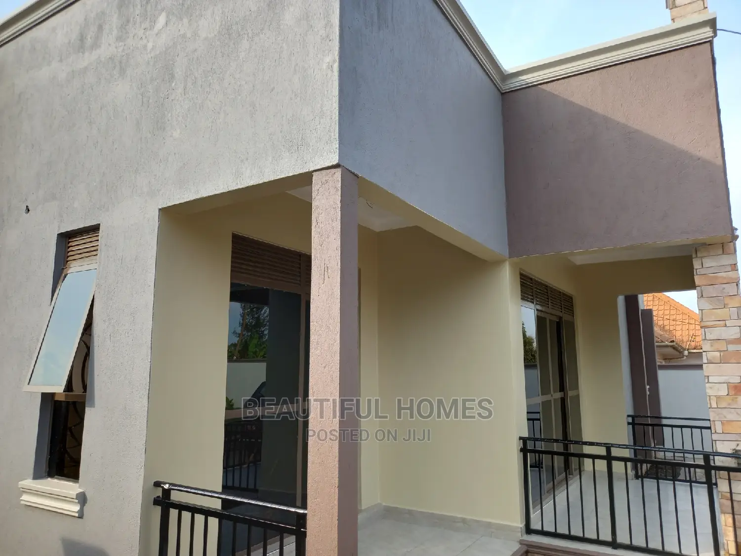 Furnished 4bdrm Bungalow in Kira for Sale