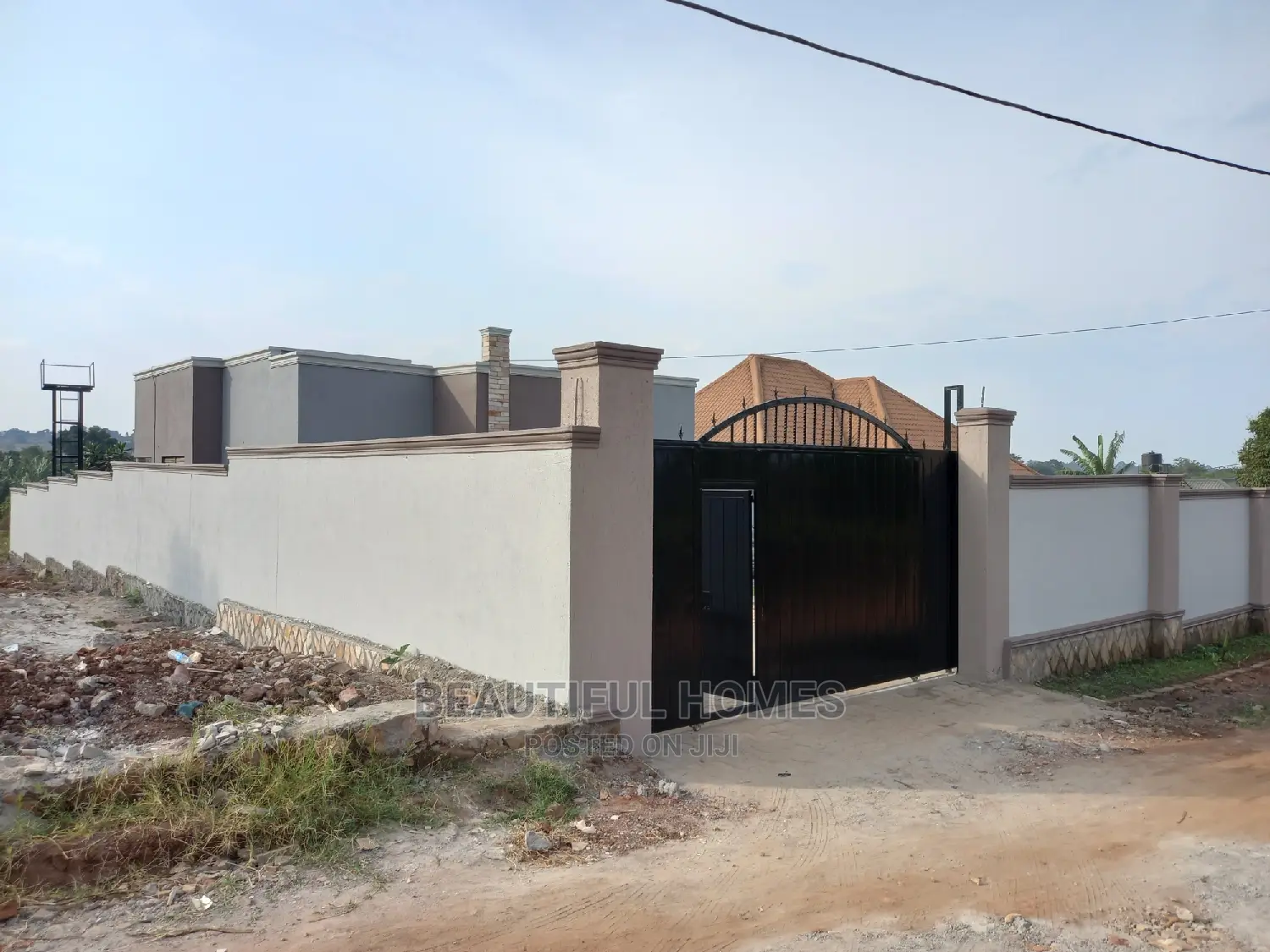 Furnished 4bdrm Bungalow in Kira for Sale