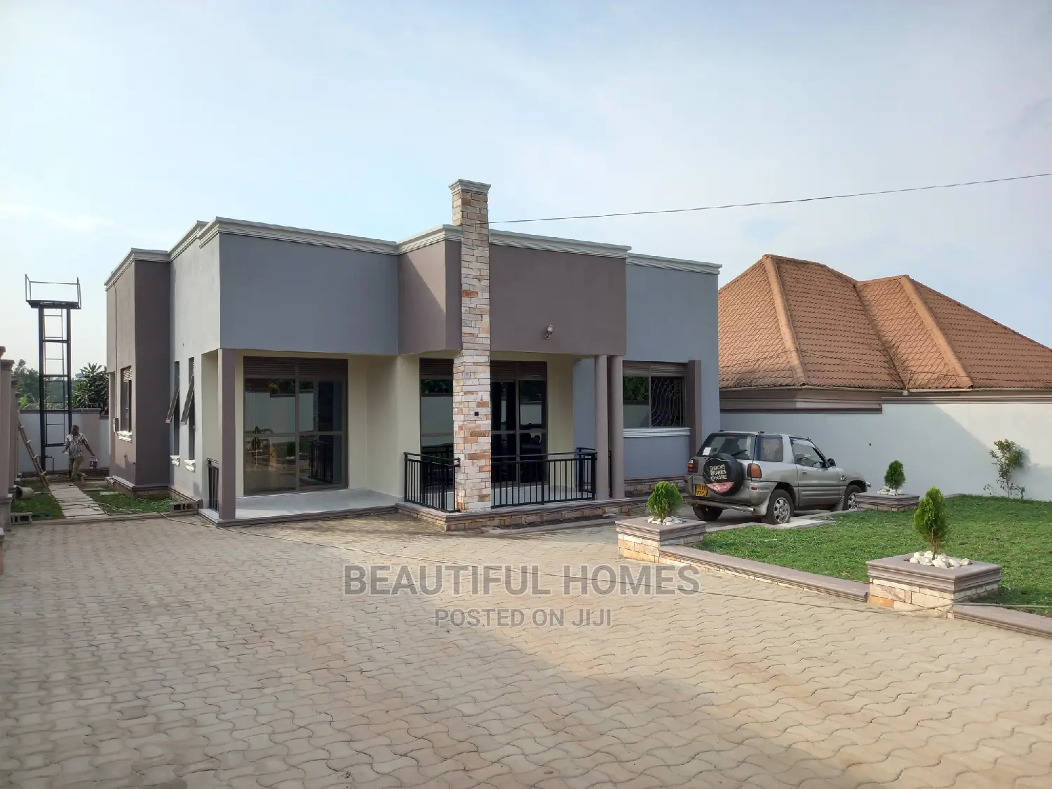 Furnished 4bdrm Bungalow in Kira for Sale