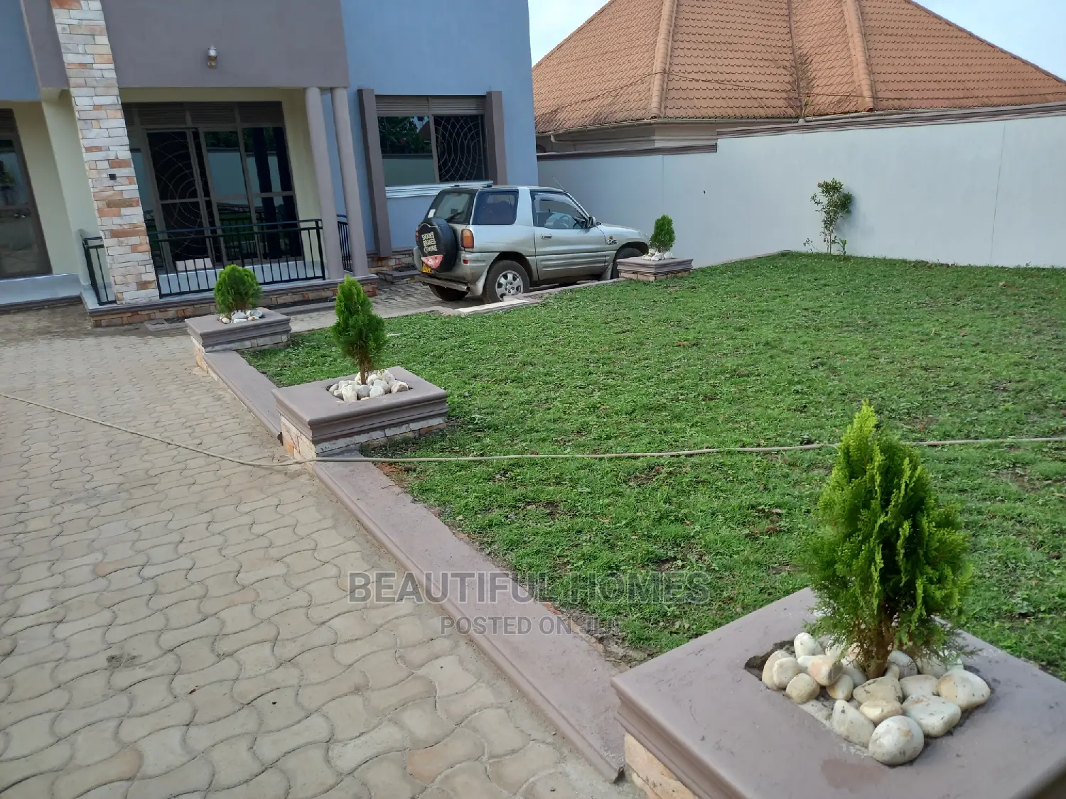 Furnished 4bdrm House in Kira for Sale