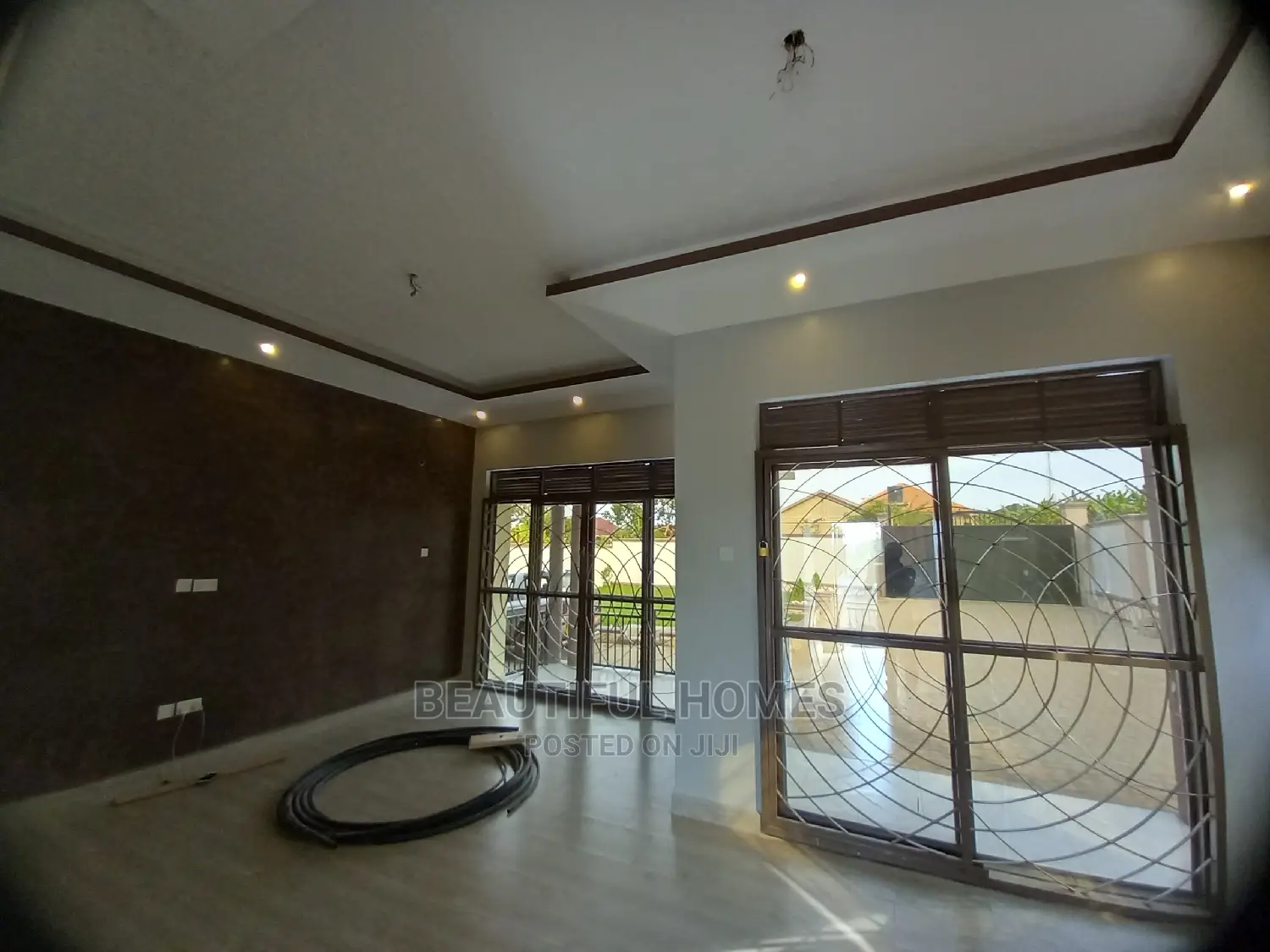 Furnished 4bdrm House in Kira for Sale