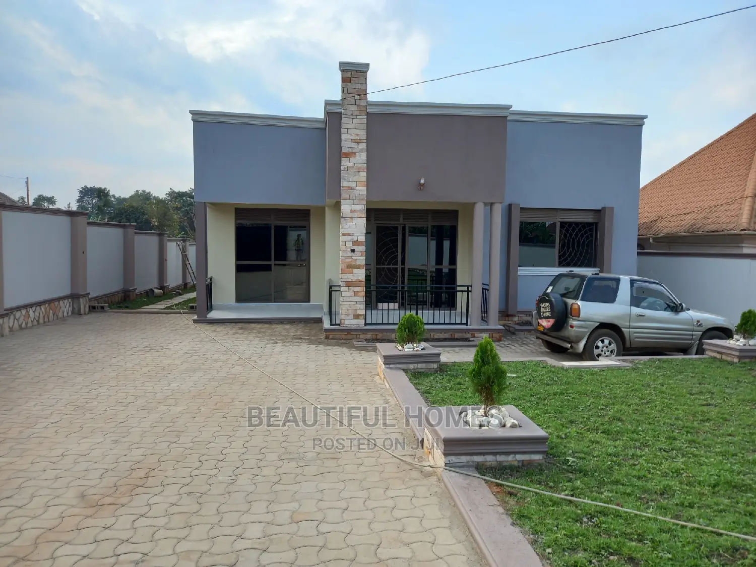 Furnished 4bdrm House in Kira for Sale