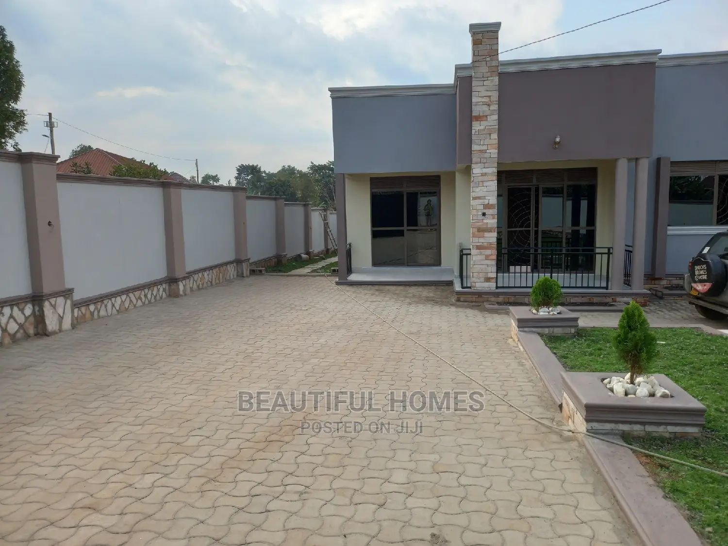 Furnished 4bdrm Maisonette in Kira for Sale